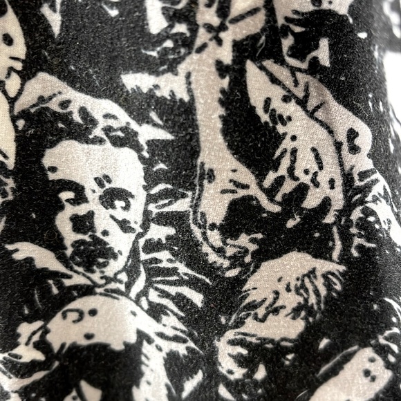 Charlie’s Project high rise leggings w. ZOMBIES! Super soft. OS PLUS 16-22 - Picture 4 of 8